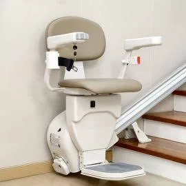 Silla salvaescaleras Nexoted instalada en una escalera