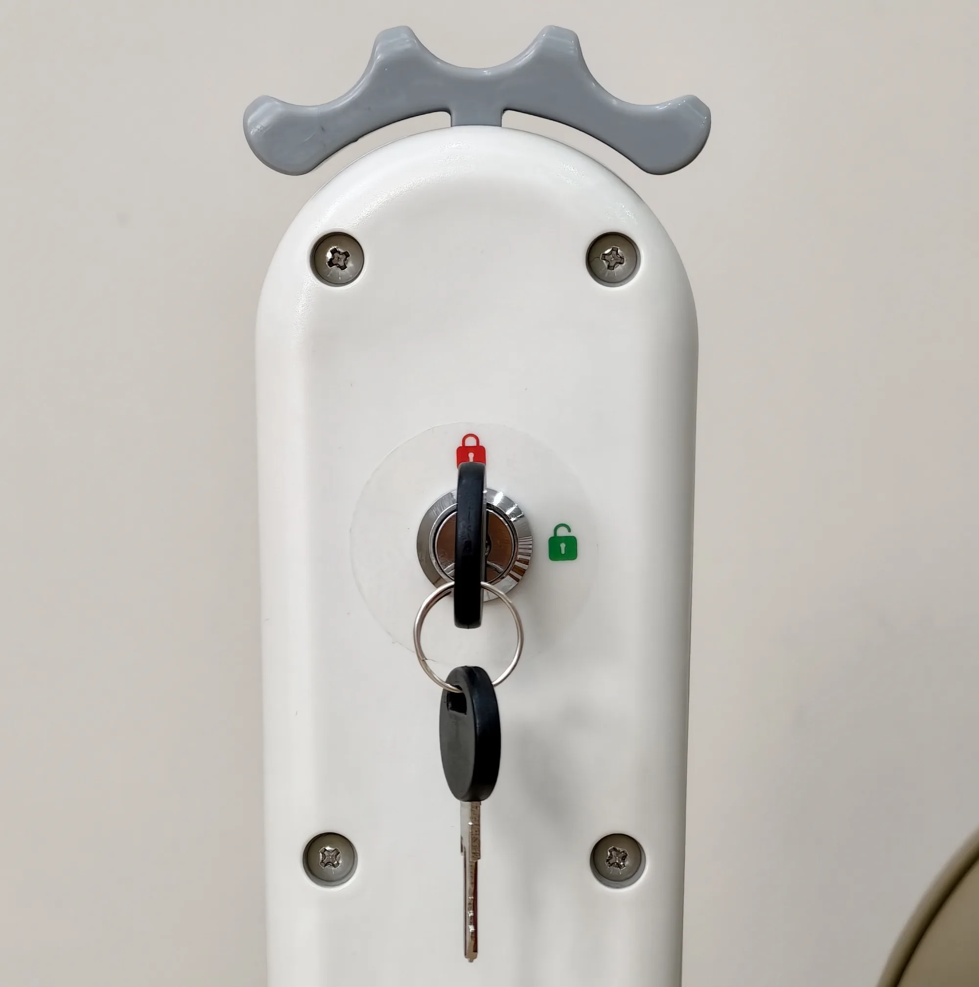 Mando con llave de una silla salvaescaleras Nexoted